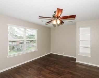 19119 Royal Isle Drive - Photo Thumbnail 13