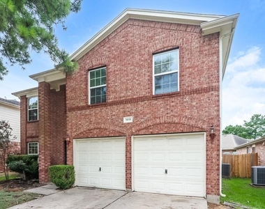 19119 Royal Isle Drive - Photo Thumbnail 1