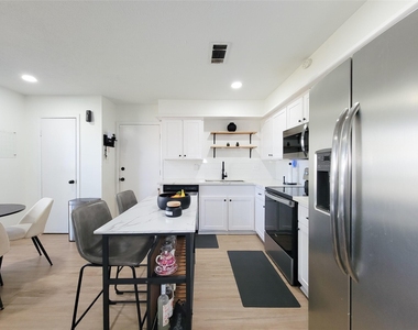 4910 27th Street - Photo Thumbnail 2