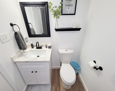 4910 27th Street - Photo Thumbnail 12