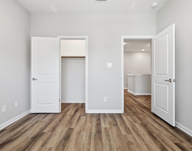 204 Clark Meadows Lane - Photo Thumbnail 32