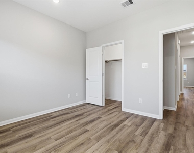 204 Clark Meadows Lane - Photo Thumbnail 33