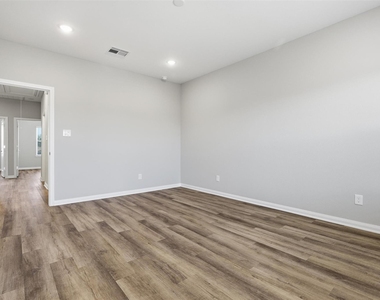 204 Clark Meadows Lane - Photo Thumbnail 14