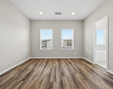 204 Clark Meadows Lane - Photo Thumbnail 12