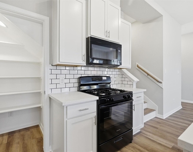 204 Clark Meadows Lane - Photo Thumbnail 6