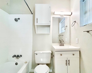 4021 Mandell Street - Photo Thumbnail 10
