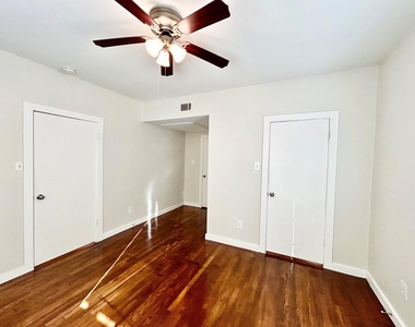 4021 Mandell Street - Photo Thumbnail 8