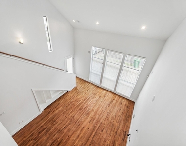 4427 Eigel Street - Photo Thumbnail 10