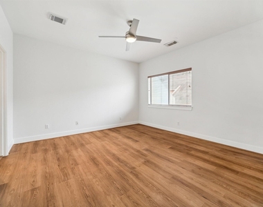 4427 Eigel Street - Photo Thumbnail 11
