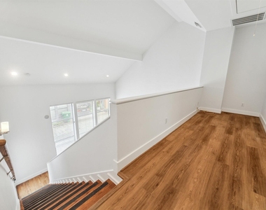 4427 Eigel Street - Photo Thumbnail 9