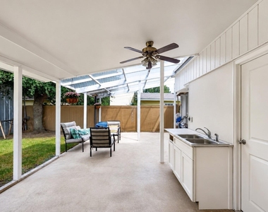 6910 Bintliff Boulevard - Photo Thumbnail 17