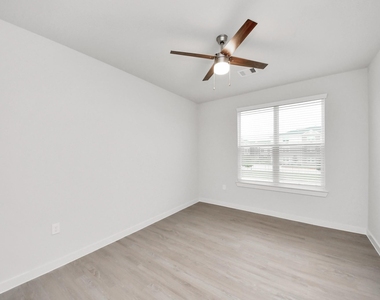 7306 Corey Rushing Lane - Photo Thumbnail 23