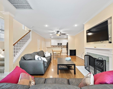 90 Mcgowen St - Photo Thumbnail 3