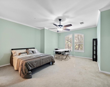 90 Mcgowen St - Photo Thumbnail 16