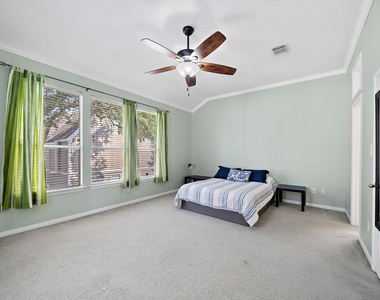 90 Mcgowen St - Photo Thumbnail 12