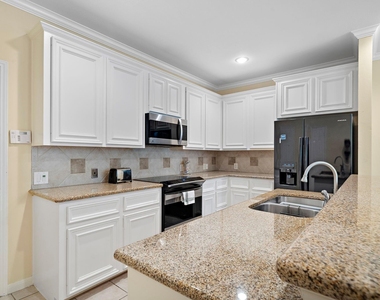 90 Mcgowen St - Photo Thumbnail 8