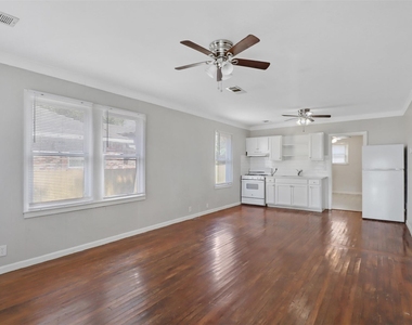 522 Aron Street - Photo Thumbnail 1
