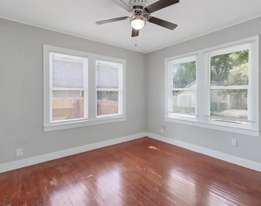522 Aron Street - Photo Thumbnail 6