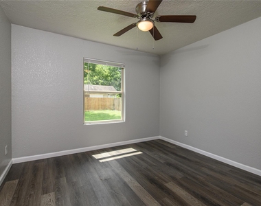 6811 Mike Street - Photo Thumbnail 9