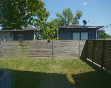 7006 Emma Lou Street - Photo Thumbnail 8