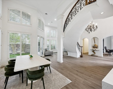 906 Peachwood Bend Drive - Photo Thumbnail 16