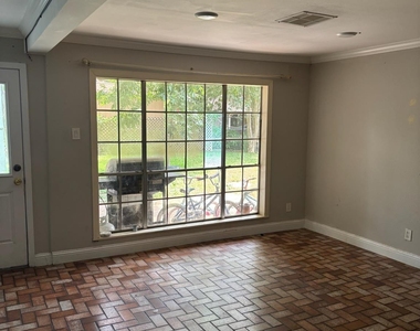8910 Reamer Street - Photo Thumbnail 4