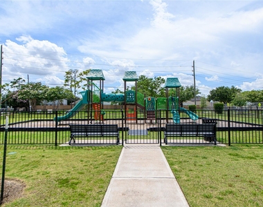 22210 Regal Heights Lane - Photo Thumbnail 17