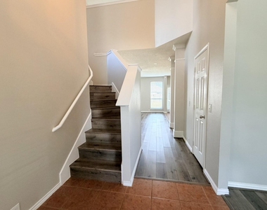 3019 Acacia Fair Lane - Photo Thumbnail 6