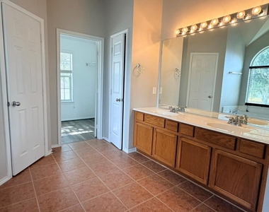 3019 Acacia Fair Lane - Photo Thumbnail 28