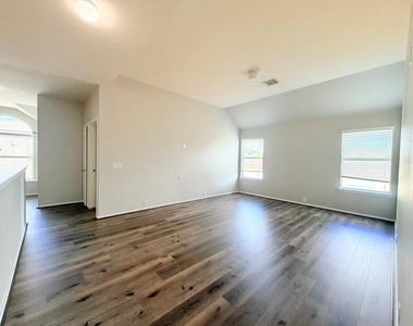3019 Acacia Fair Lane - Photo Thumbnail 22