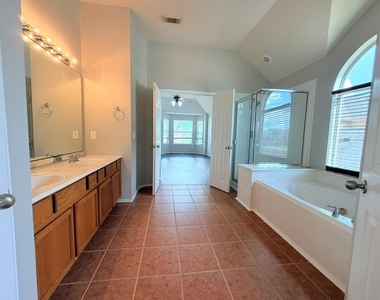 3019 Acacia Fair Lane - Photo Thumbnail 30