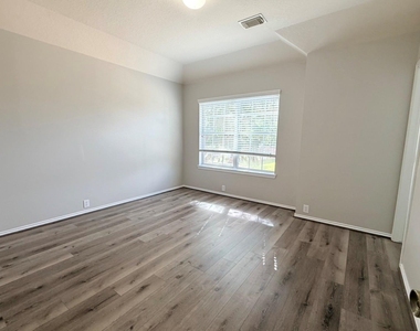 3019 Acacia Fair Lane - Photo Thumbnail 38