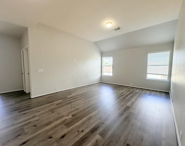 3019 Acacia Fair Lane - Photo Thumbnail 24