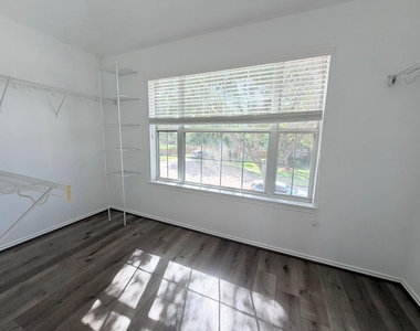 3019 Acacia Fair Lane - Photo Thumbnail 31