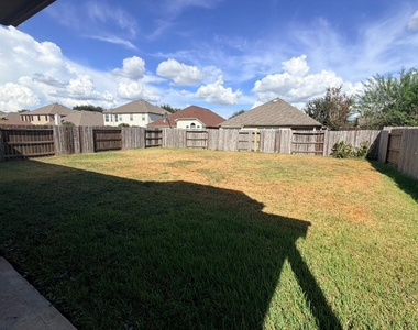3019 Acacia Fair Lane - Photo Thumbnail 41