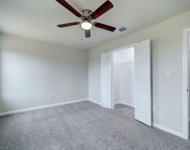 155 Plez Morgan Drive - Photo Thumbnail 8