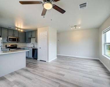 155 Plez Morgan Drive - Photo Thumbnail 2