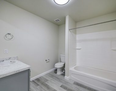 155 Plez Morgan Drive - Photo Thumbnail 6