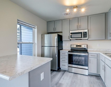 155 Plez Morgan Drive - Photo Thumbnail 4