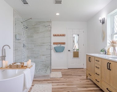 23011 Camino Street - Photo Thumbnail 13