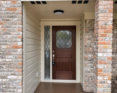 2111 Riverlawn Drive - Photo Thumbnail 1
