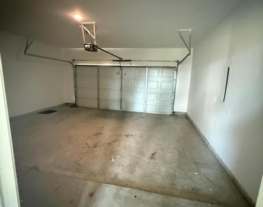 4923 Higgins St Street - Photo Thumbnail 5