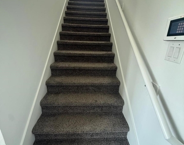 4923 Higgins St Street - Photo Thumbnail 17