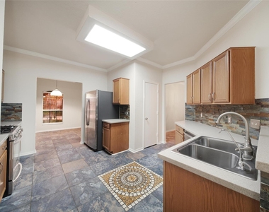 19302 Dawn Canyon Road - Photo Thumbnail 14