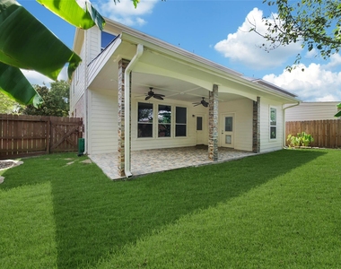 19302 Dawn Canyon Road - Photo Thumbnail 5