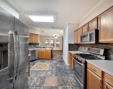 19302 Dawn Canyon Road - Photo Thumbnail 15