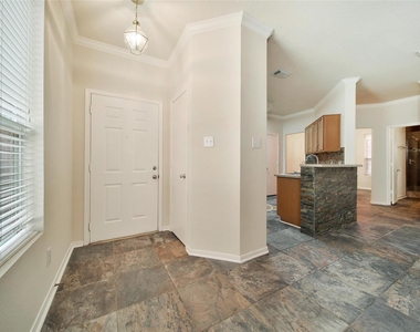 19302 Dawn Canyon Road - Photo Thumbnail 8