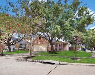 19302 Dawn Canyon Road - Photo Thumbnail 2