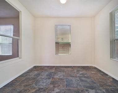 19302 Dawn Canyon Road - Photo Thumbnail 26