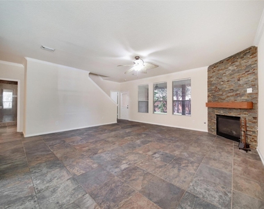19302 Dawn Canyon Road - Photo Thumbnail 9